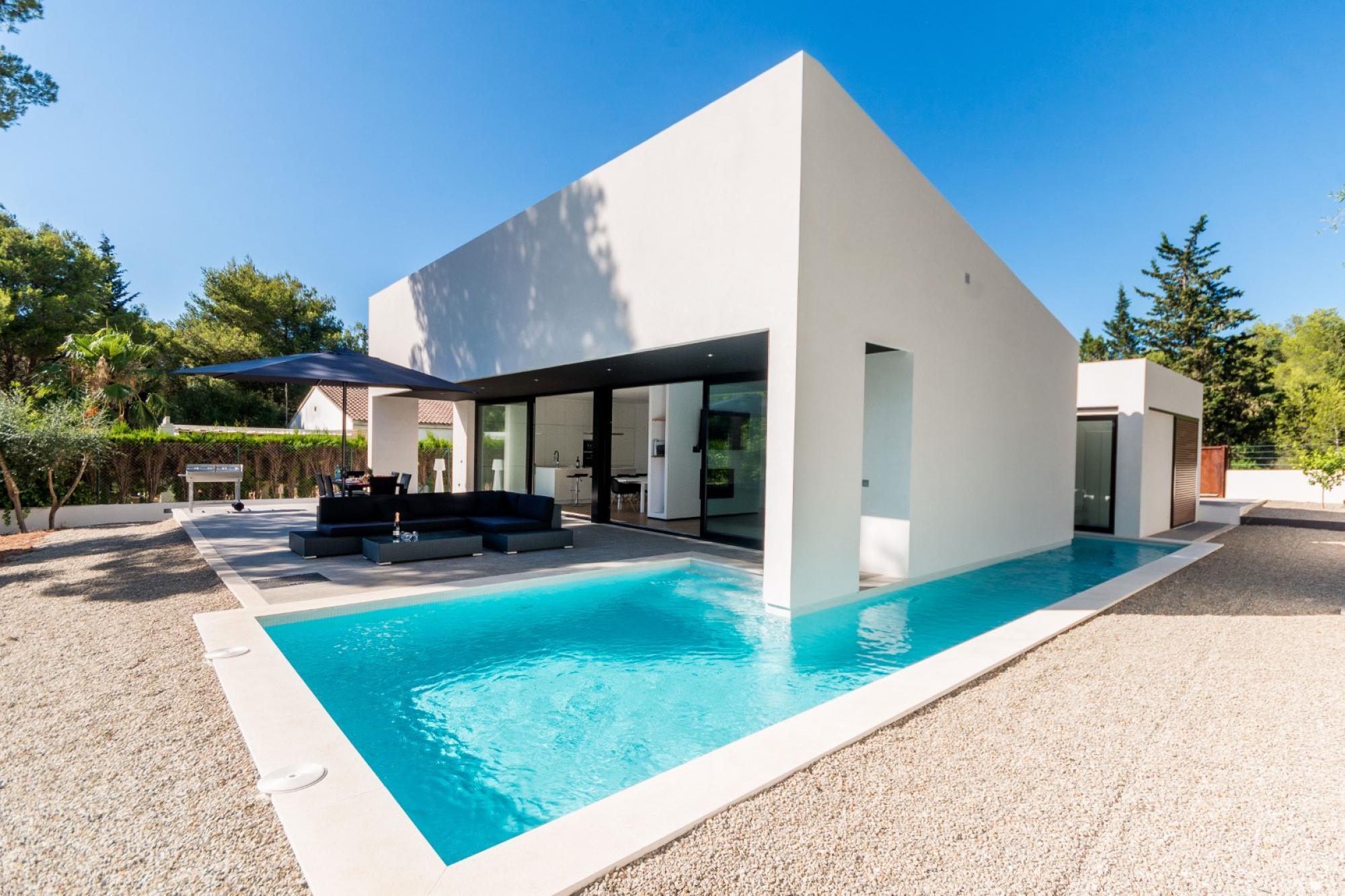 Ca Na Rosa Modern Villa with Private Pool — 4-Star Luxury Hotel in Pollenca, Spain