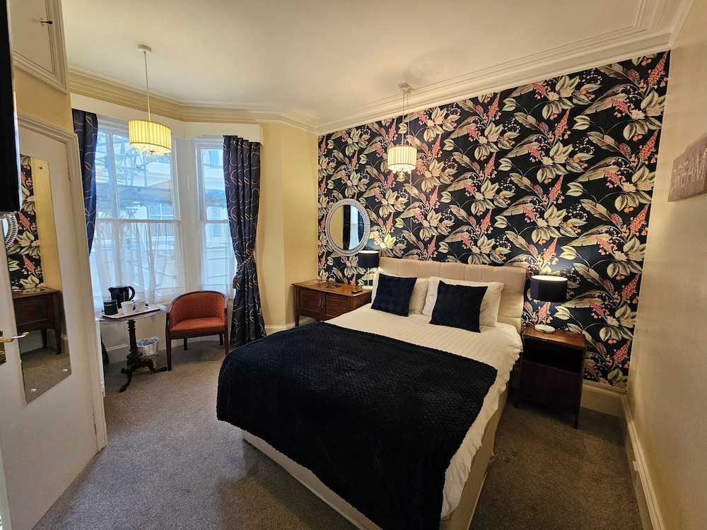 Rivelyn Hotel Bar & Restaurant - carbon neutral hotel in Scarborough