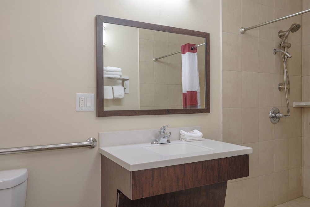 Red Roof Inn Fredericksburg North - photo 24