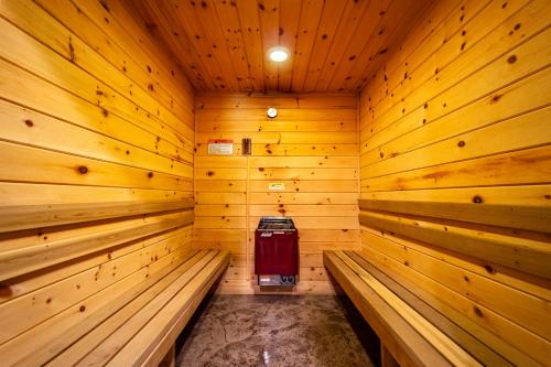 Whiteface Mountain Chalet — 4-Star Luxury Hotel in Wilmington, United States