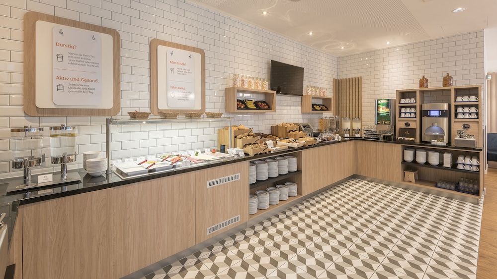 Holiday Inn Express Hotel & Suites Schulenburg by IHG - photo 61