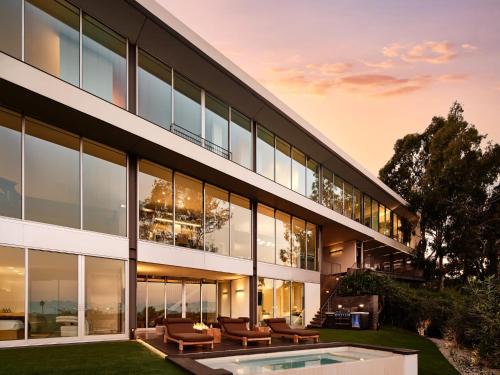 Eterne by Stay Awhile Villas — 5-Star Luxury Hotel in Los Angeles, United States