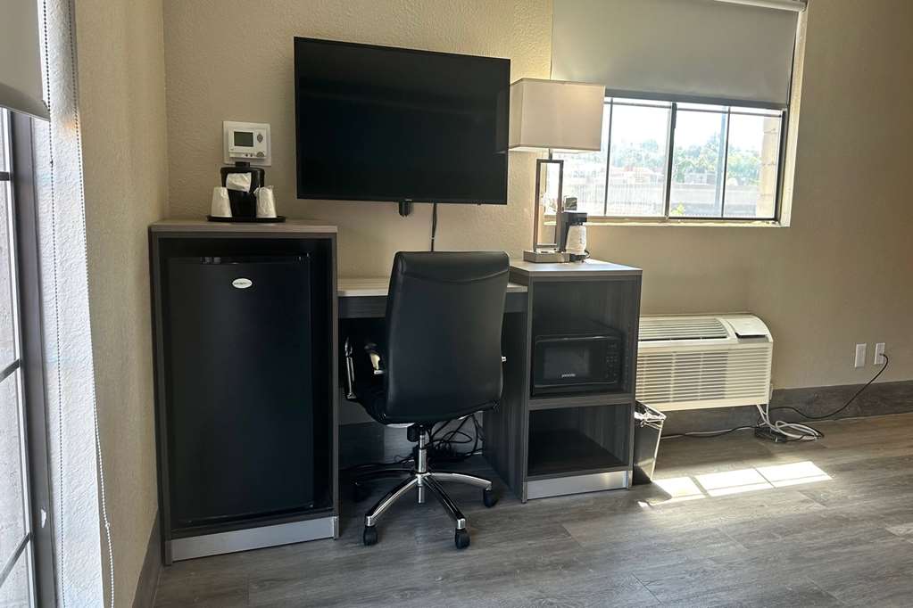 Days Inn by Wyndham San Diego Vista - photo 16