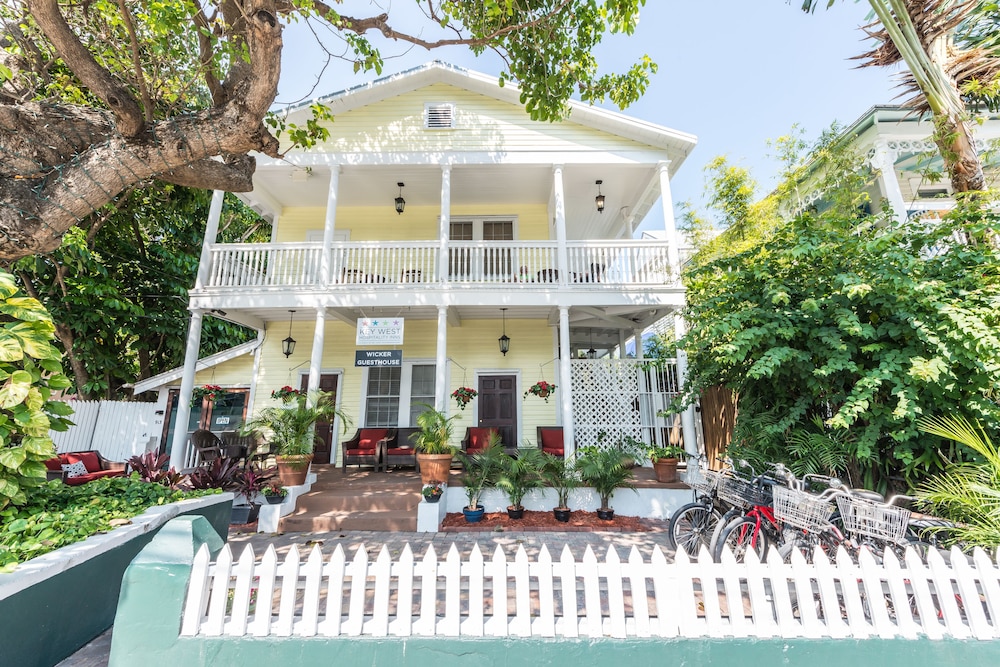Wicker Guesthouse - photo 79