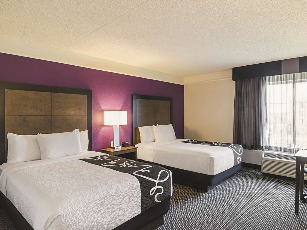 La Quinta Inn & Suites by Wyndham Denver Airport DIA - photo 31