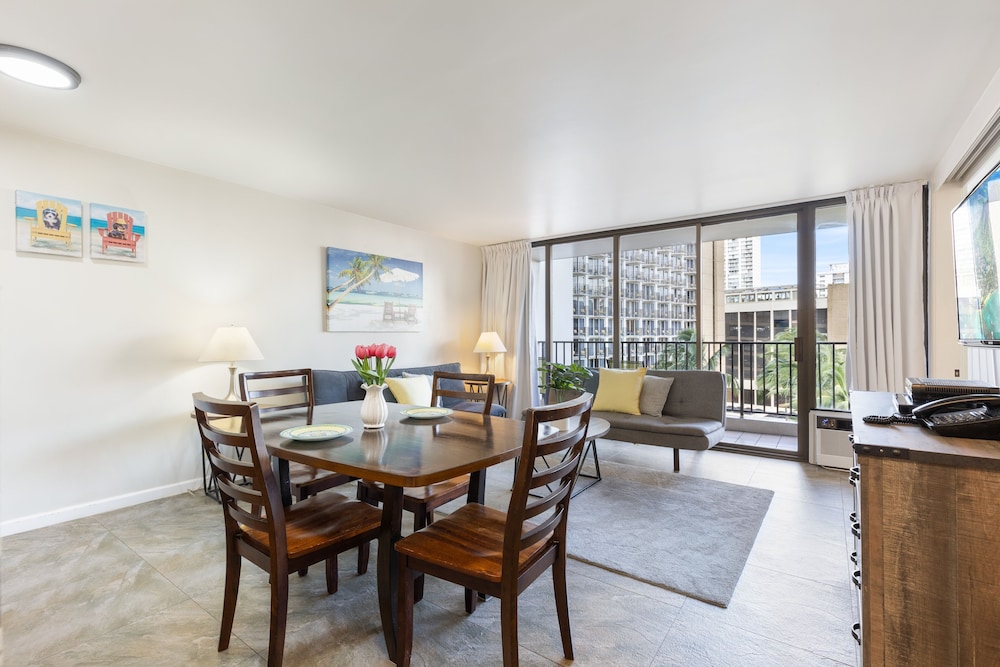 Light & Airy 8th Floor Ocean View Condo with Lanai and FREE Parking by Koko Resort Vacation Rentals - photo 20