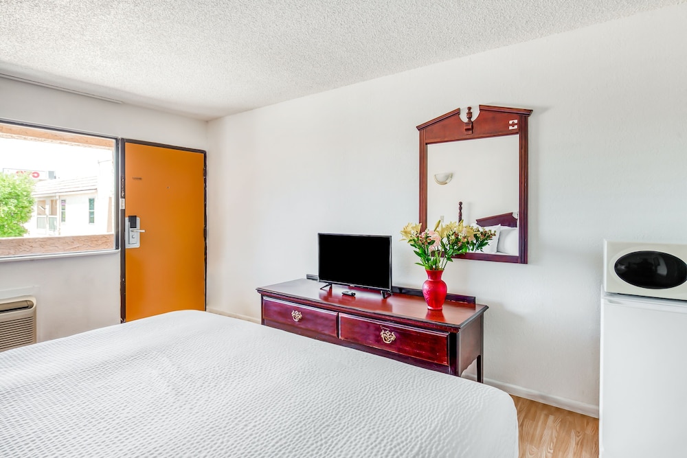 OYO Hotel Groesbeck - photo 14