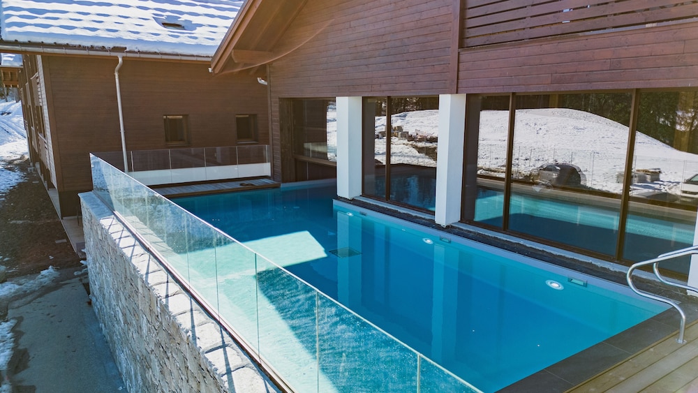 Résidence Terresens Les Roches Blanches — 4-Star Luxury Hotel in Combloux, France
