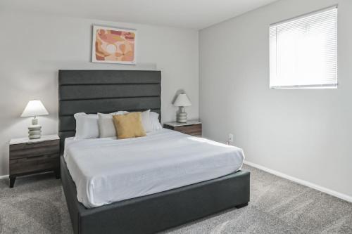 Spacious Retreat I Balcony I Parking I Chateau — 4-Star Luxury Hotel in Wilmington, United States