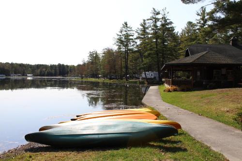 Alpine Lake Lakefront Park Model 4 - photo 9