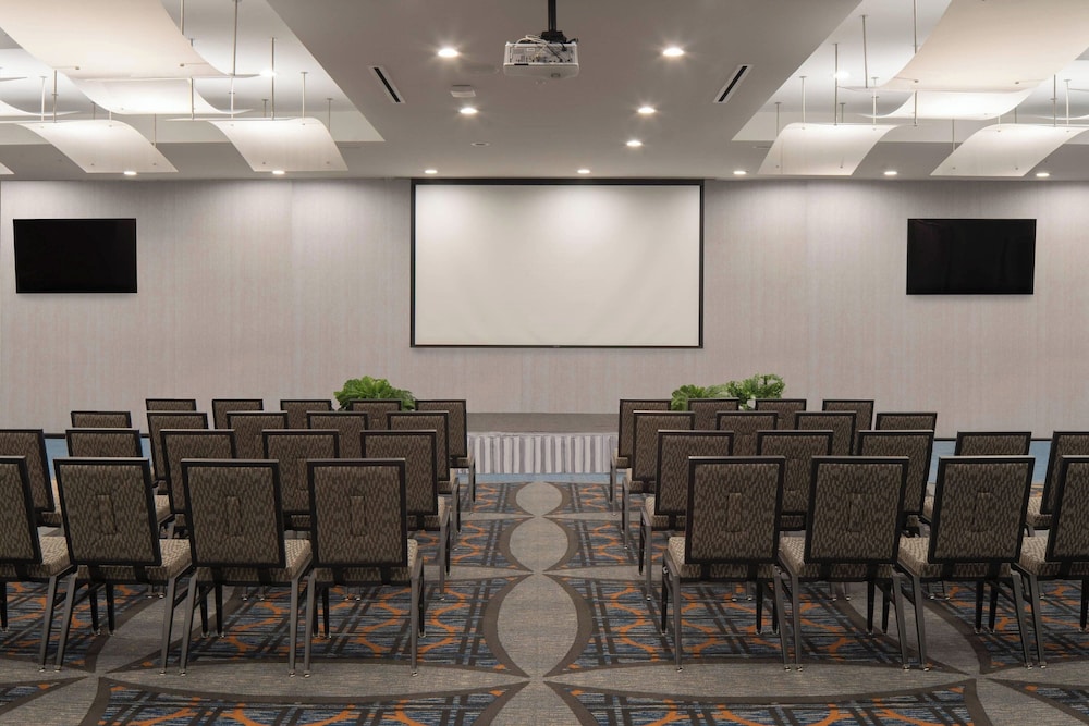 TownePlace Suites by Marriott Clarksville - photo 39