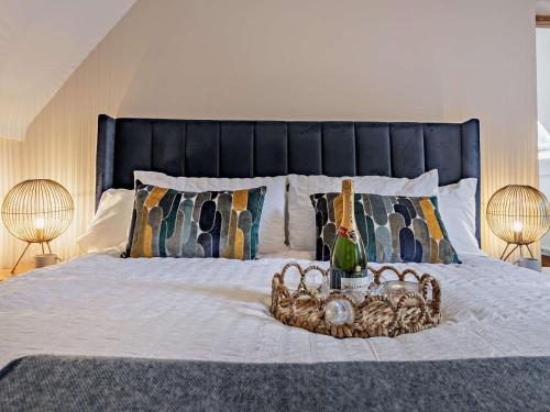 4 Bed in Lloc 92687 - last minute hotel in Whitford