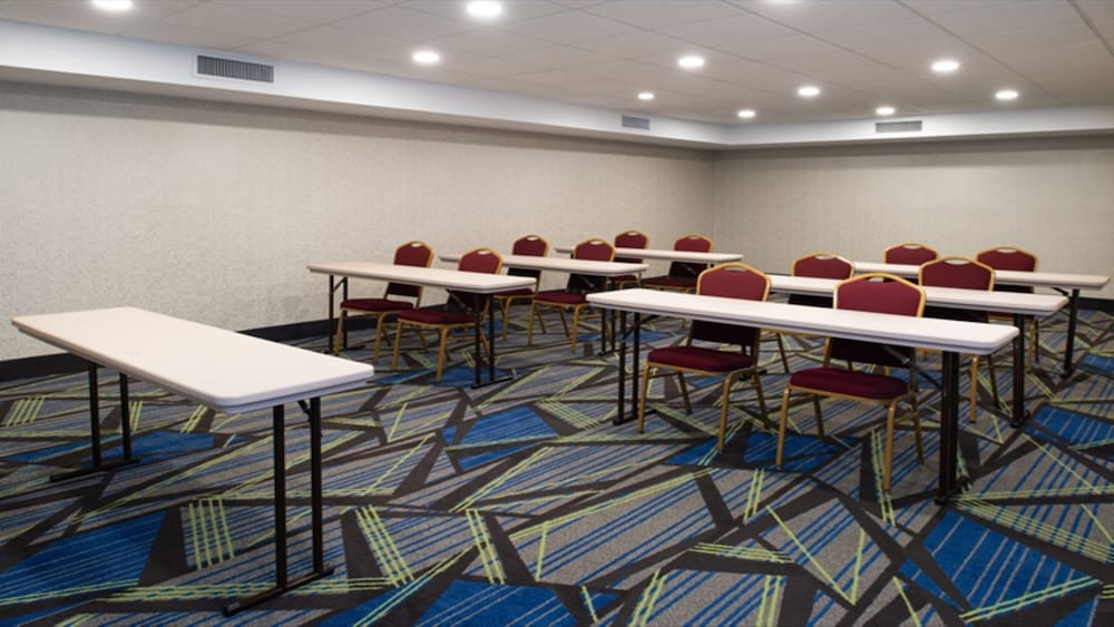 Holiday Inn Express West Cincinnati by IHG - photo 52