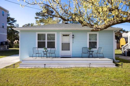 Steps to the Sound & Dog Friendly in Kill Devil Hills, United States