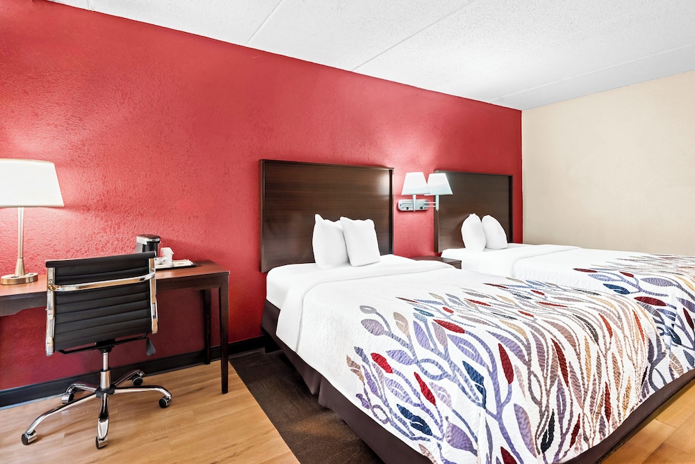 Red Roof Inn Cortland - photo 12