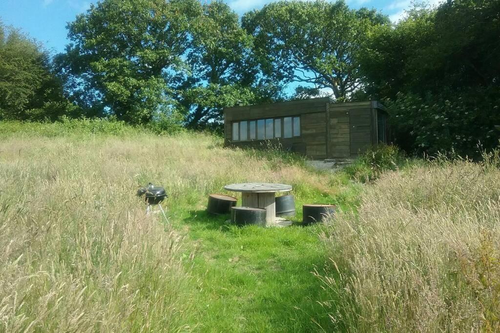 Stags View Unique eco cabin Dartmoor views — 4-Star Luxury Hotel in South Brent, United Kingdom