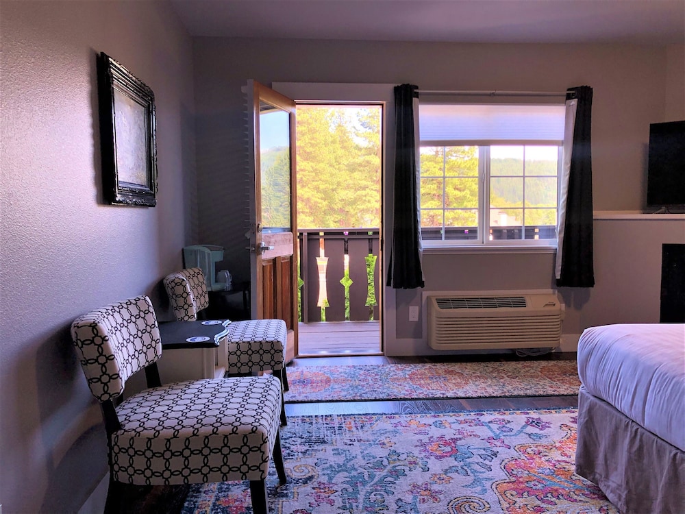 Blue Elk Inn - photo 31