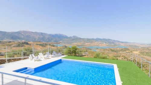 Casa Jacaranda El Gastor by Ruralidays — 4-Star Luxury Hotel in El Gastor, Spain
