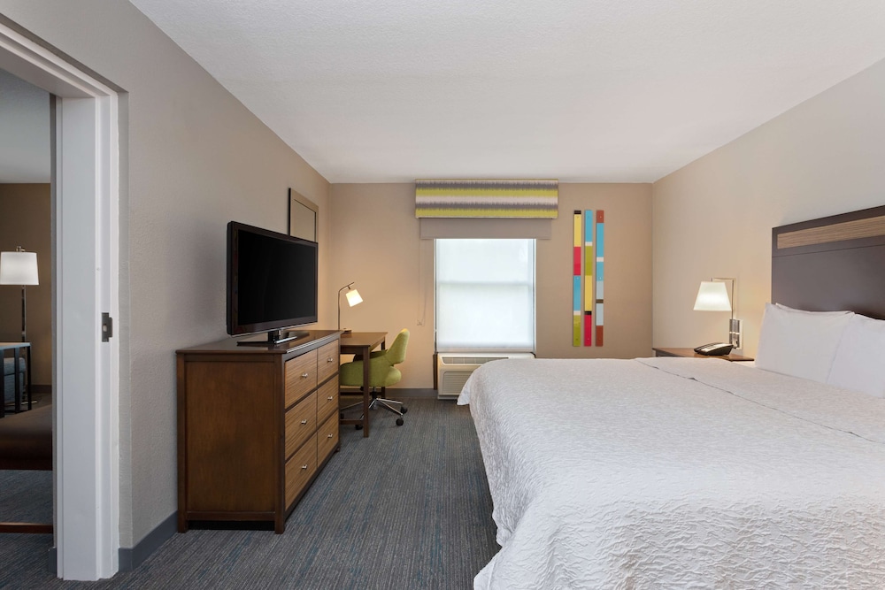 Hampton Inn & Suites Fort Myers Beach Sanibel Gateway - photo 4