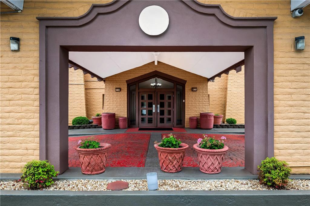 Days Inn by Wyndham Birmingham West - photo 5