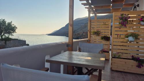 Sfakia On the Beach — Chora Sfakion — photo 3