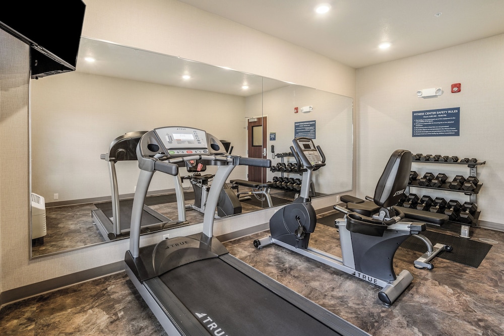 Cobblestone Hotel & Suites Newport - photo 37