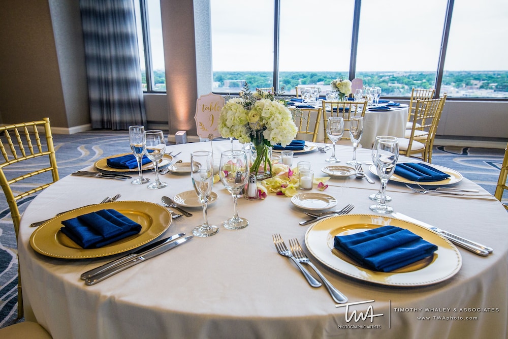 DoubleTree by Hilton Chicago North Shore Conference Center - photo 5