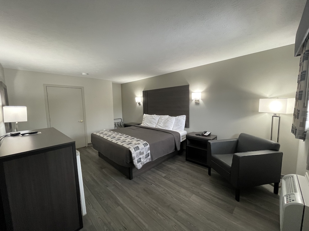 Embassy Inn - photo 7