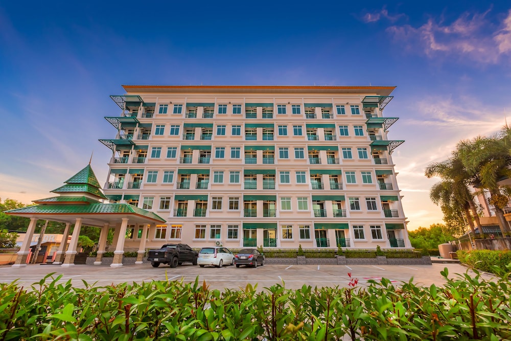 Evergreen Suite Hotel in Surat Thani, Thailand