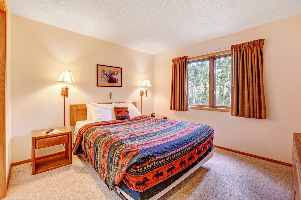Indian Peaks Resort - photo 19