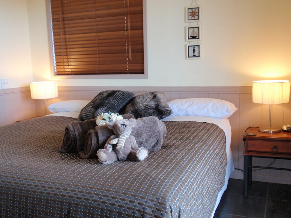 Maleny Luxury Cottages — 4-Star Luxury Hotel in Maleny, Australia