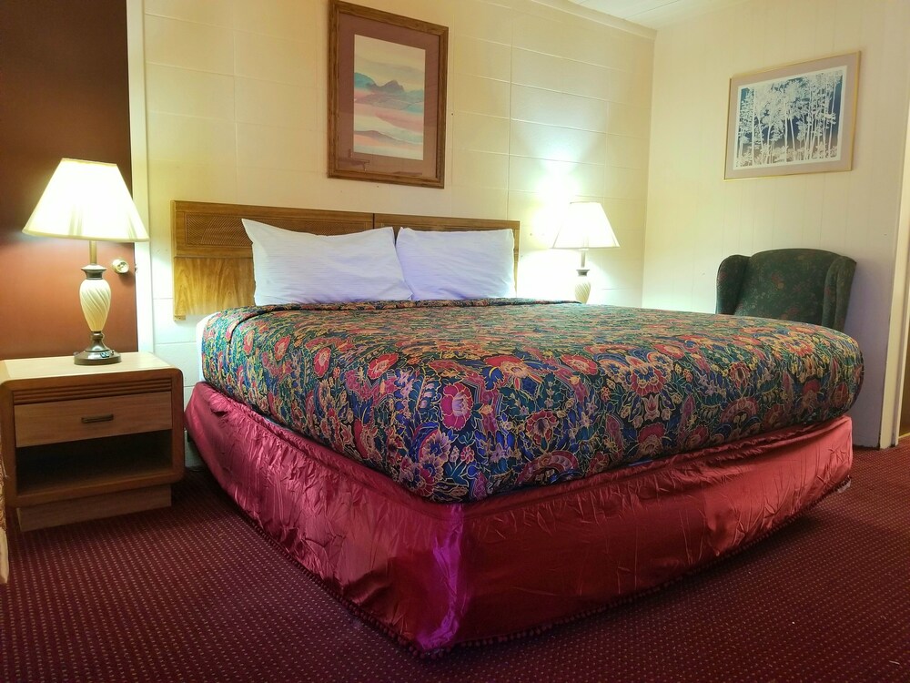 Town House Motor Inn - photo 17