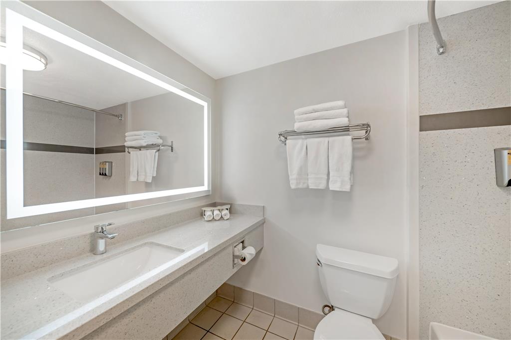 Best Western Plus Twin View Inn & Suites - photo 44