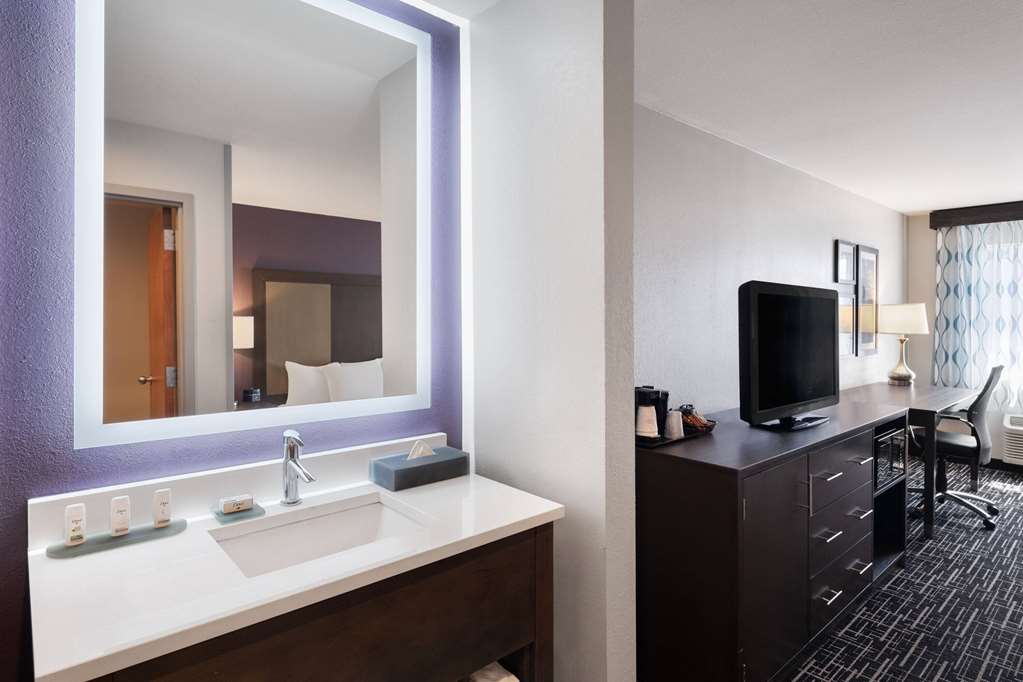 La Quinta Inn & Suites by Wyndham Pocatello - photo 26