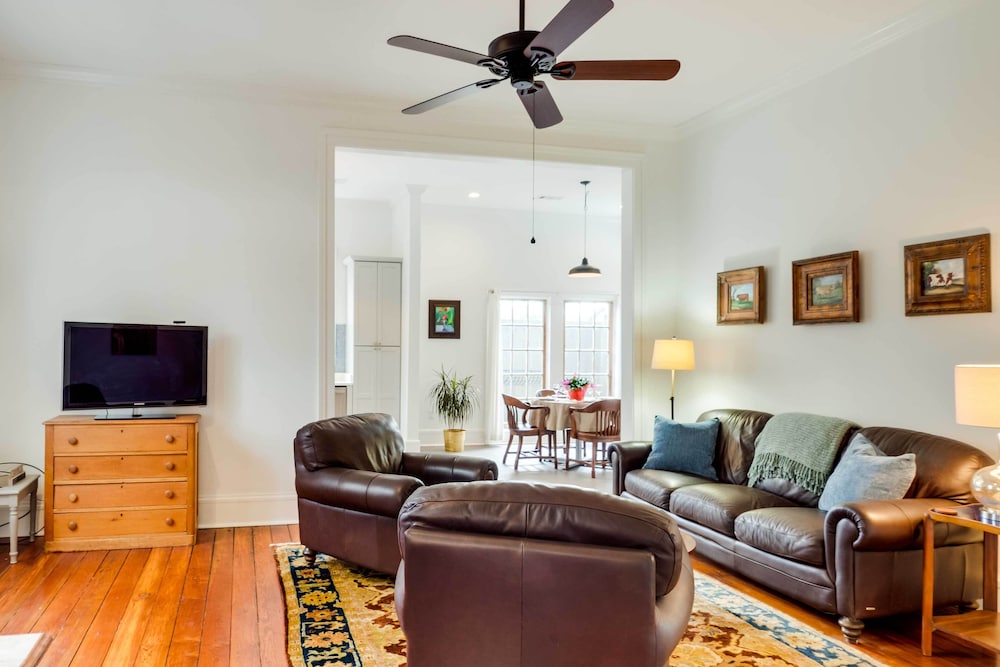 Comfy Central Natchez Hideaway Walk To Dtwn — Natchez