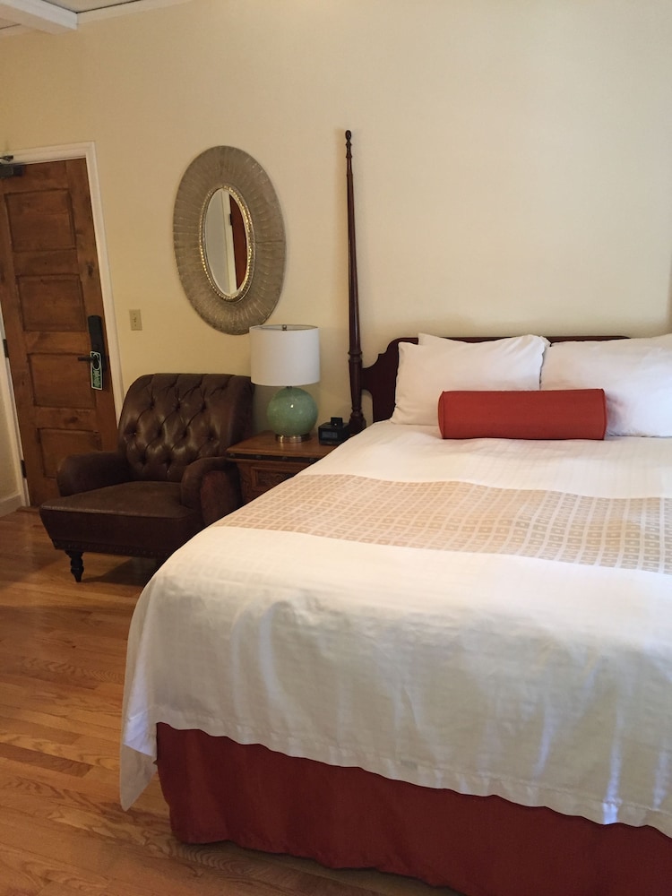The Eagle Inn - photo 14