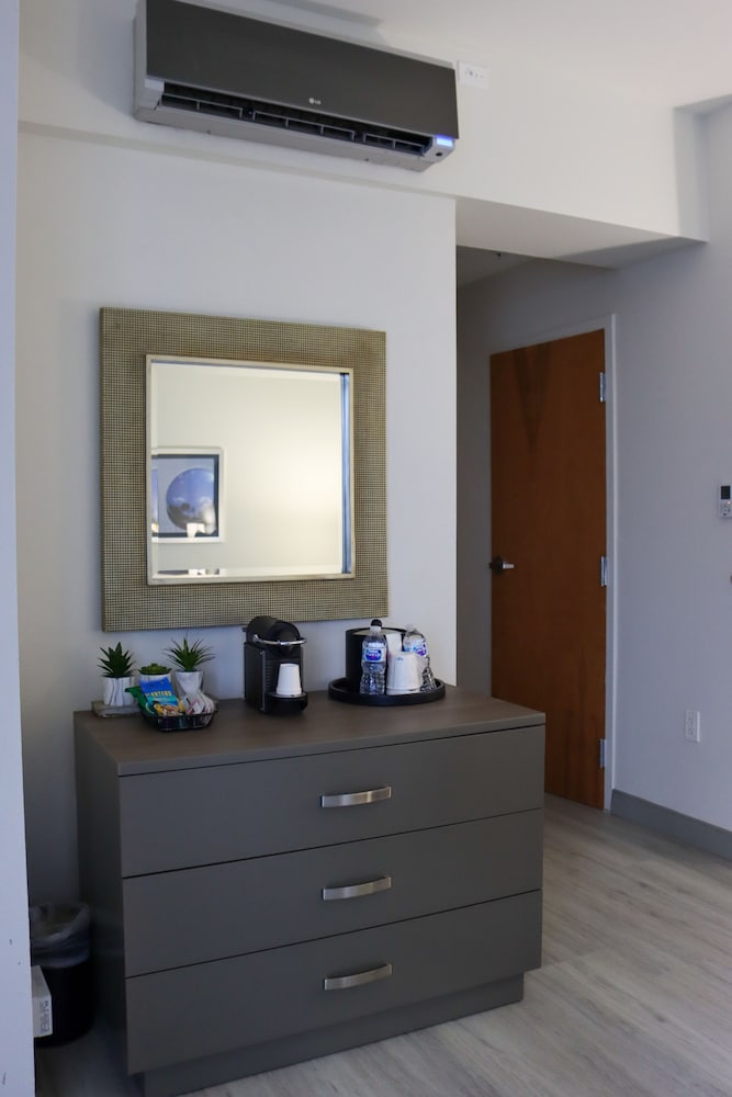 Prime Hotel Claremont - photo 5