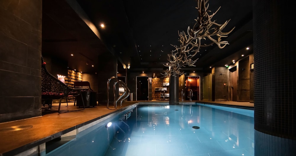 Hôtel Avenue Lodge — 4-Star Luxury Hotel in Val-D'isere, France