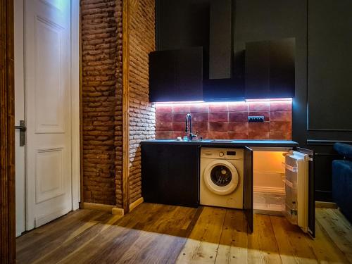 Top Floor Apartment Balcony in sololaki Room 25