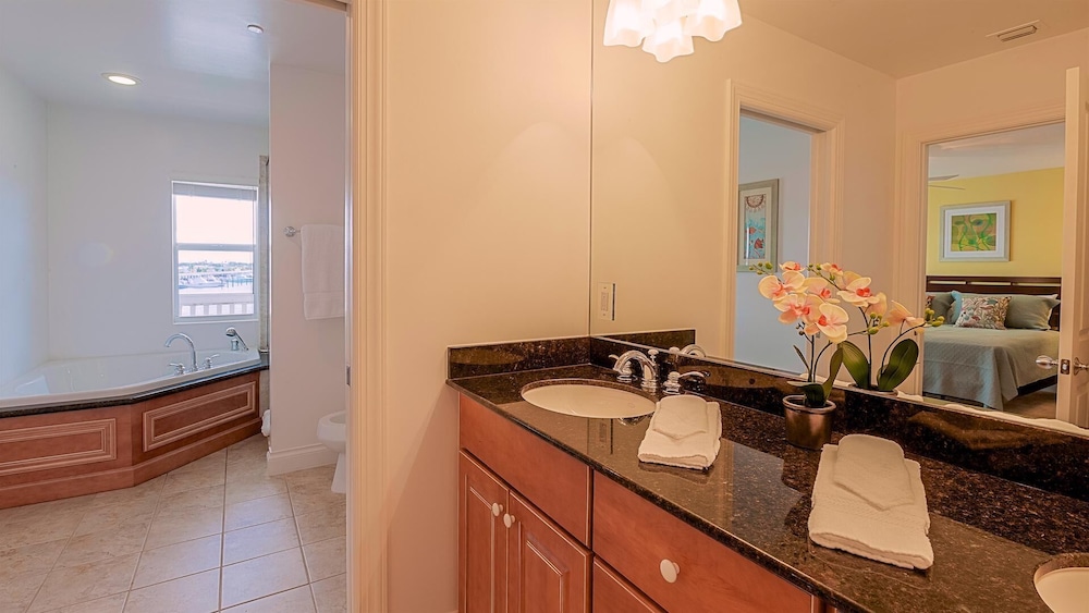 Bayview Retreat - last minute hotel in Key West