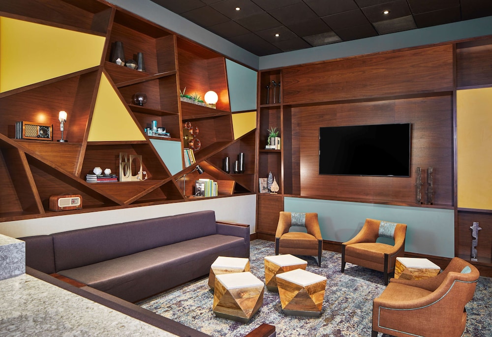 Embassy Suites by Hilton Nashville Downtown - photo 3