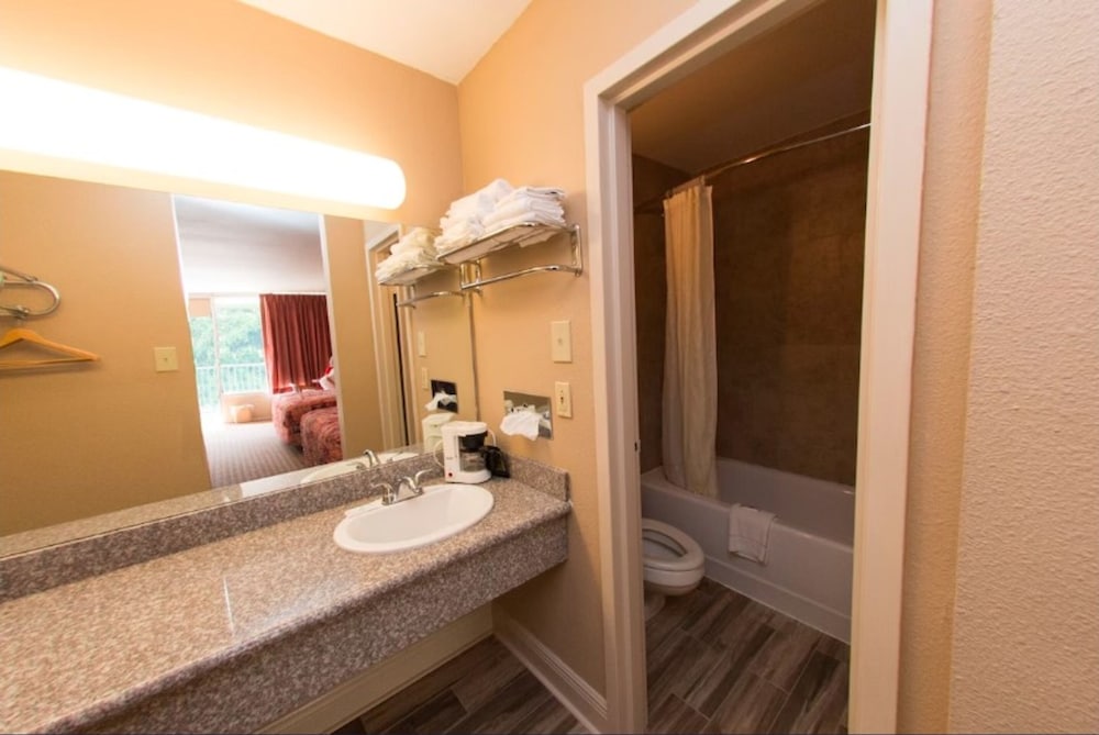 OYO Hotel Audubon Baton Rouge Port Allen I 10 - photo 22