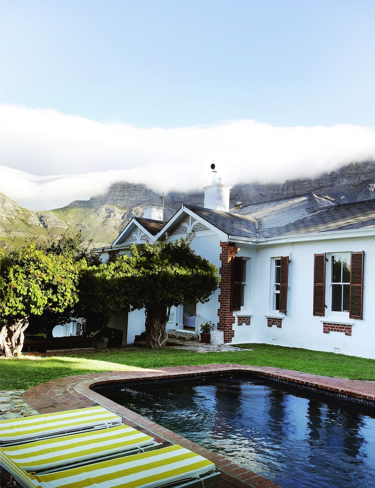InAweStays - last minute hotel in Cape Town