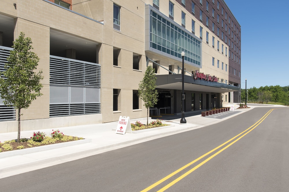 Hampton Inn & Suites Grand Rapids Downtown - photo 68