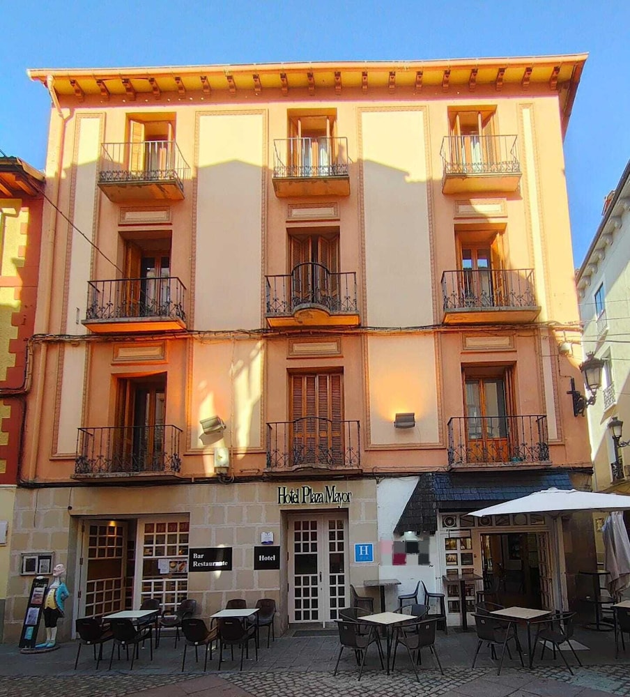 Hotel Acebo Plaza Mayor — Jaca