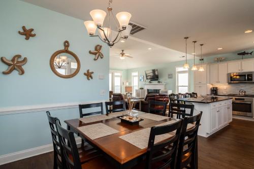 The Salty Dog by Oak Island Accommodations - photo 50