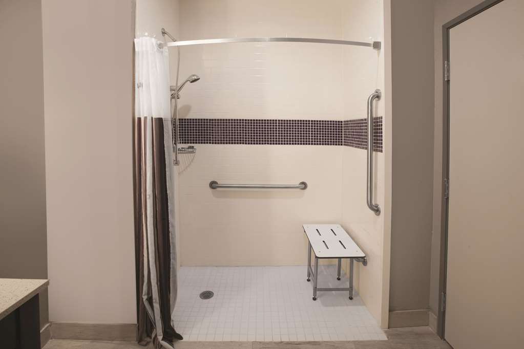 La Quinta Inn & Suites by Wyndham Kingsville - photo 8