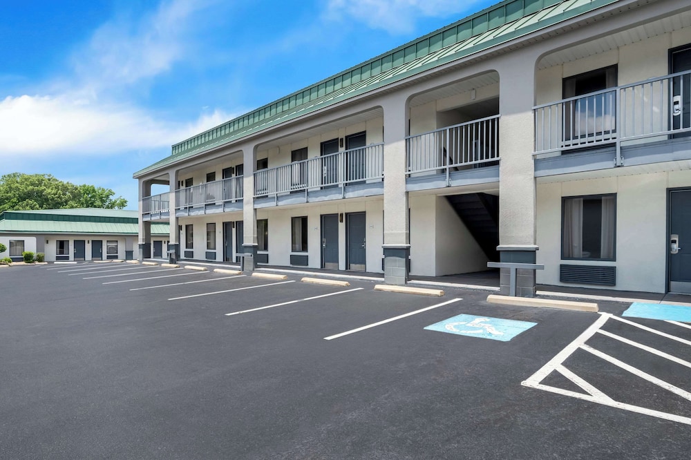 Quality Inn & Suites Monticello - photo 2