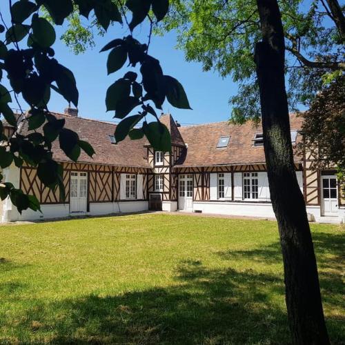Belle Demeure Picarde Avec Son Parc de 5000m2 - last minute hotel in Unknown City