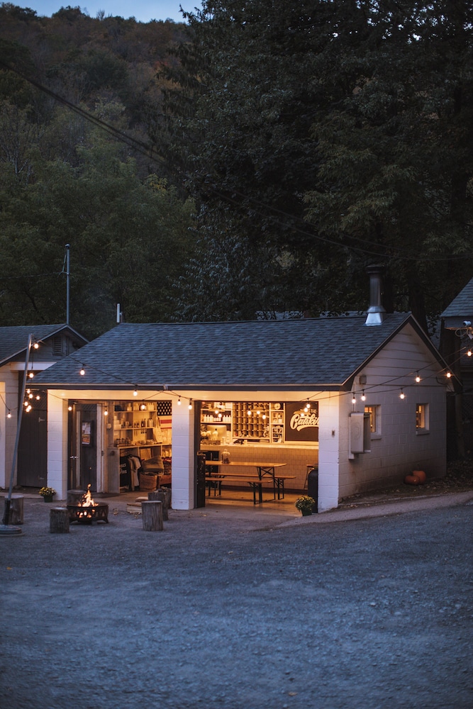 The Graham & Co. - photo 2
